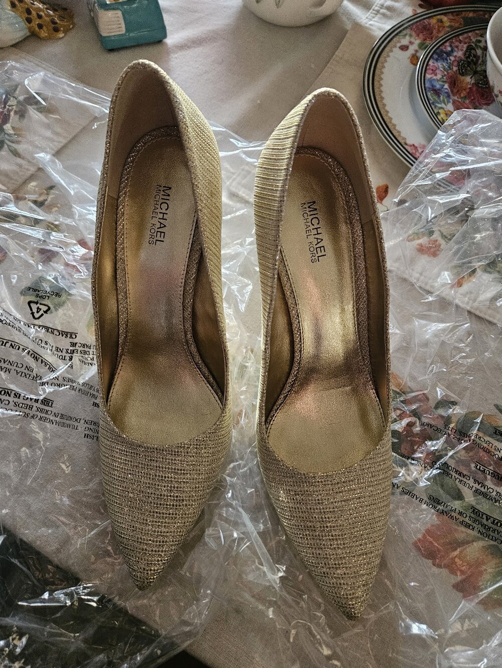 Michael Kors Gold Metalic Pointed Toe Pumps